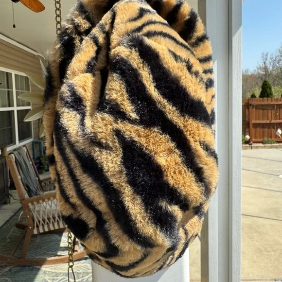 Kensie Faux Fur Tiger-Stripe Bucket Hat - Brown & Black - Picture 5 of 9